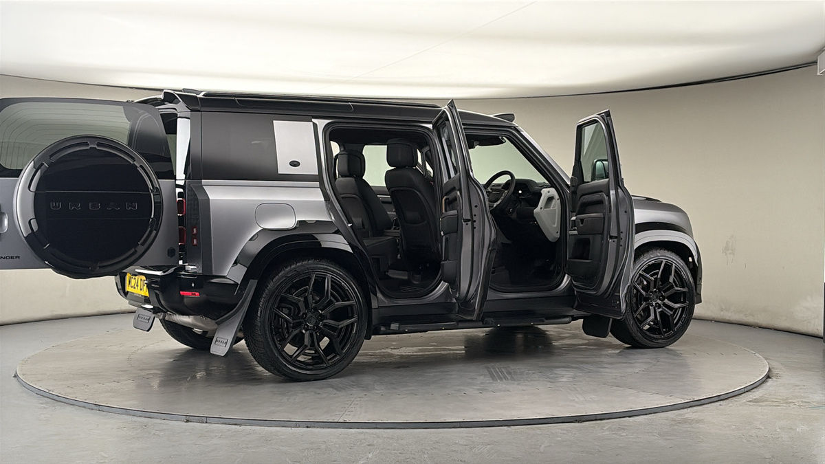 More views of Land Rover Defender 110