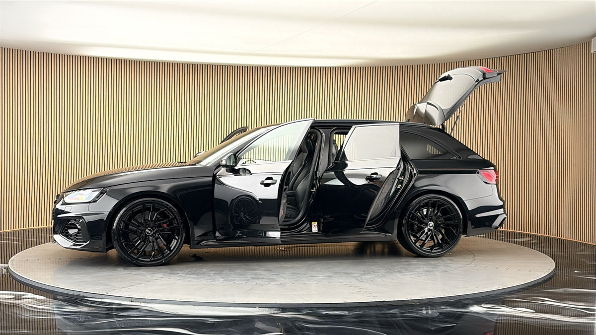 More views of Audi RS4 Avant