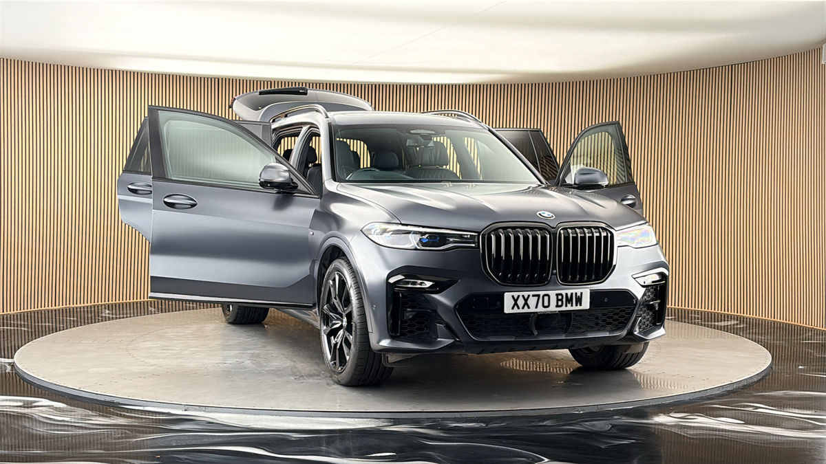 More views of BMW X7