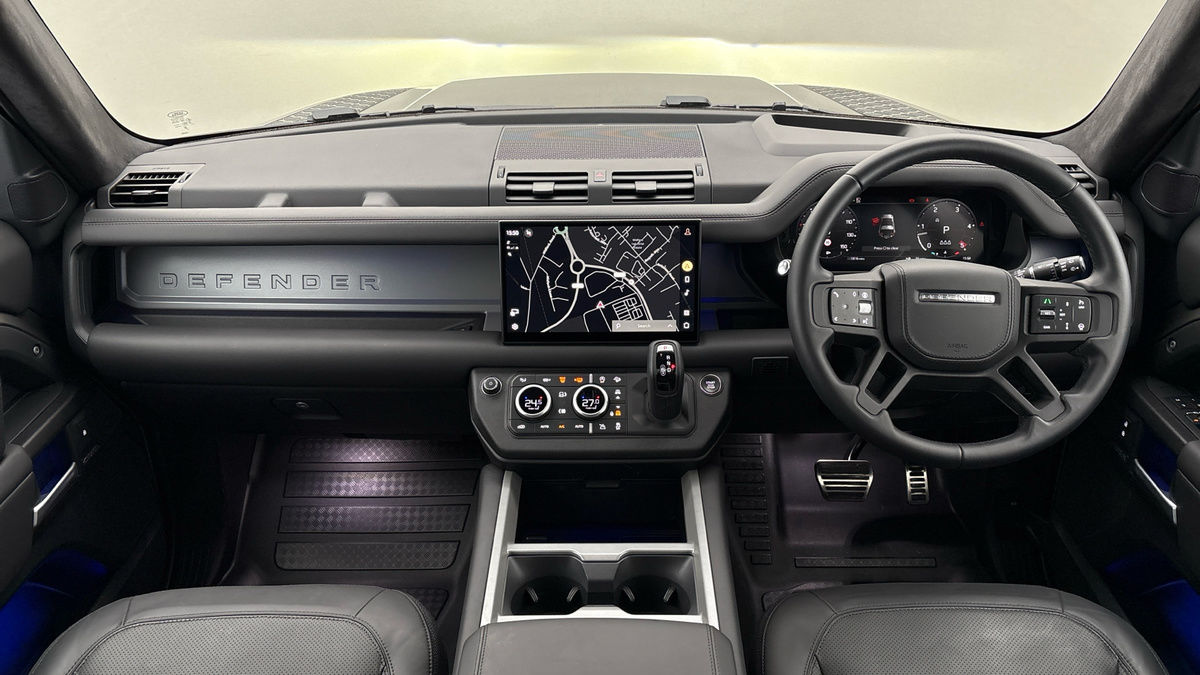 Land Rover Defender 90 Image 12