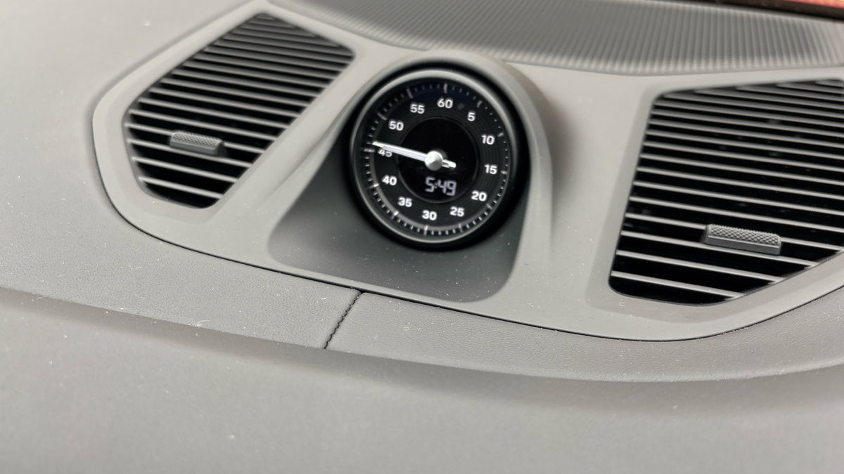 Porsche Cayenne Image 25