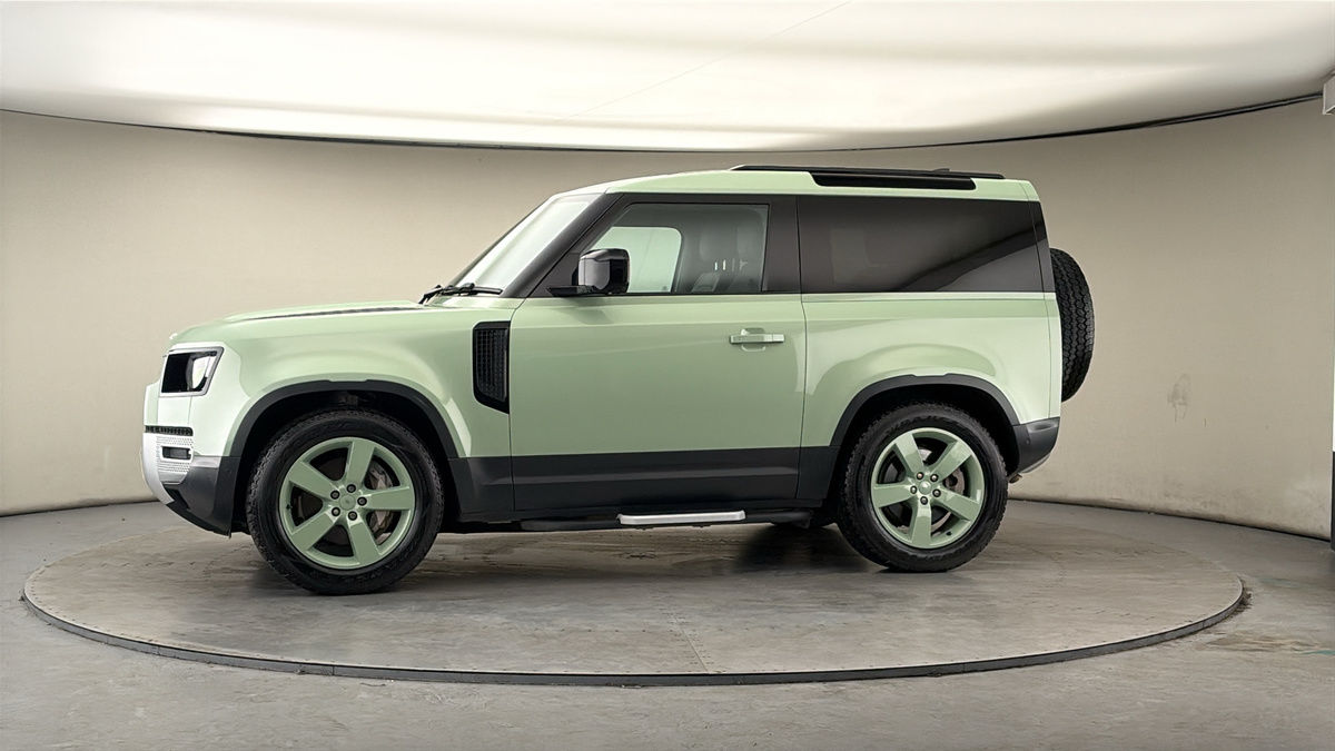 More views of Land Rover Defender 90