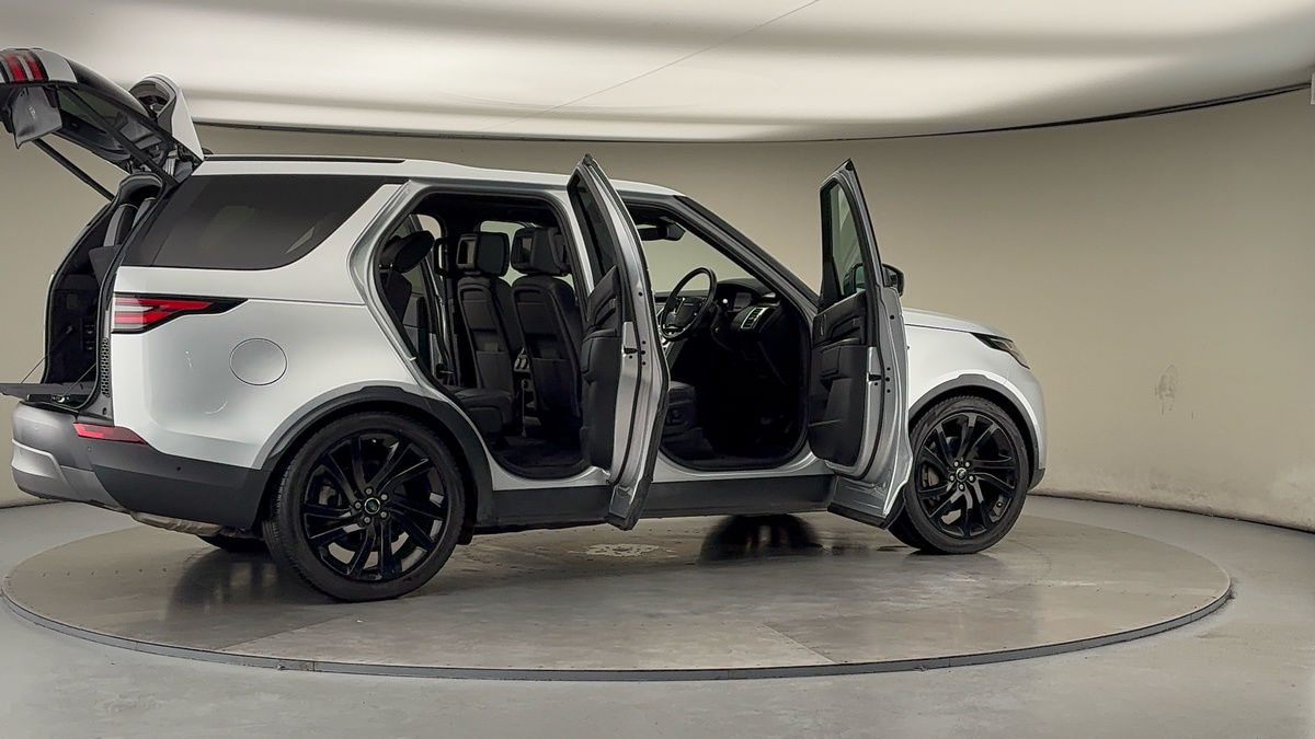 More views of Land Rover Discovery