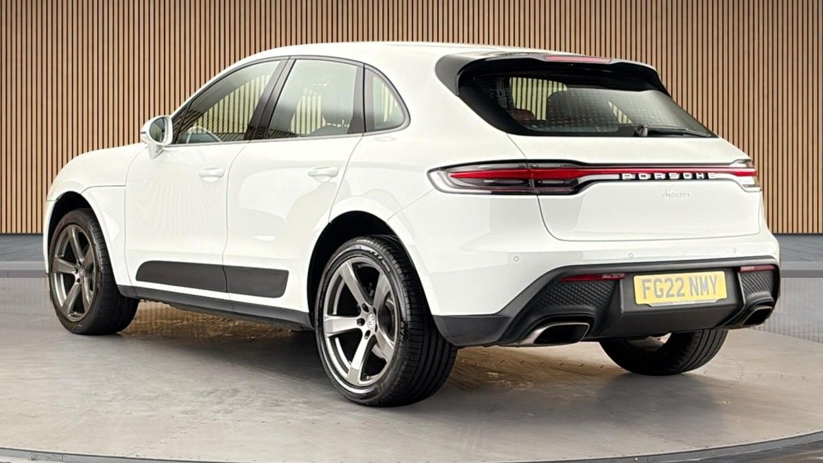 Porsche Macan Image 2