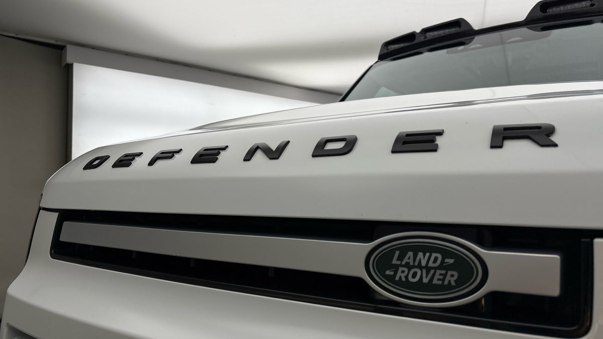 Land Rover Defender 90 Image 24