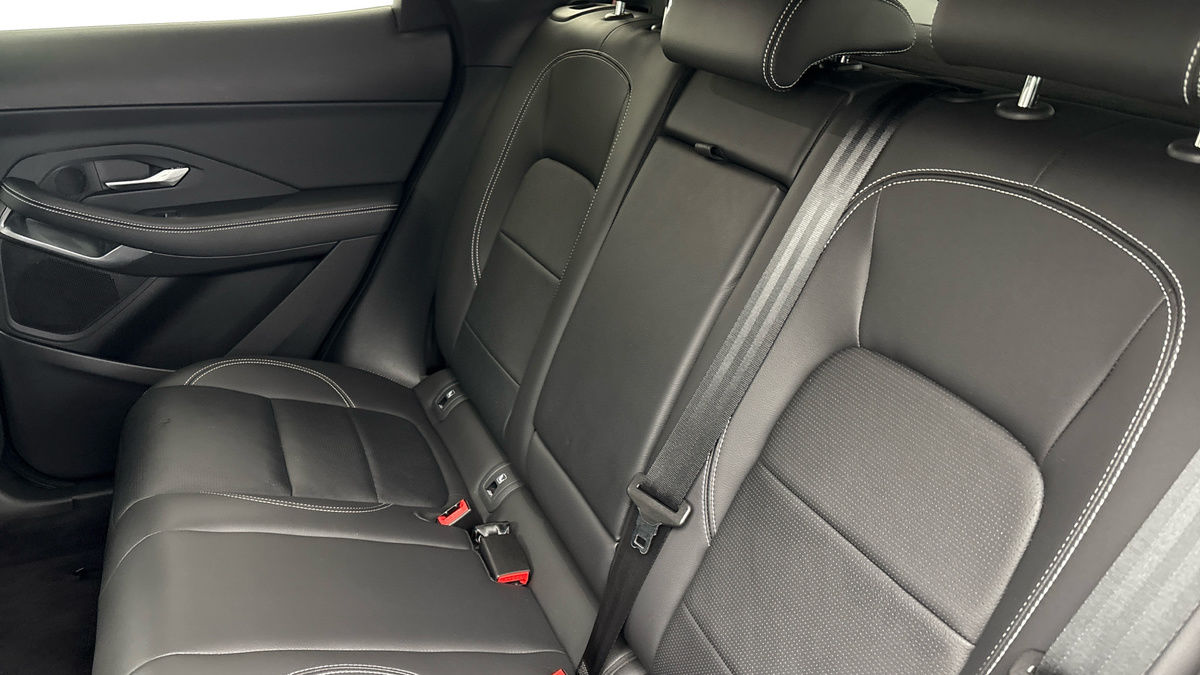 Jaguar E-PACE Image 8