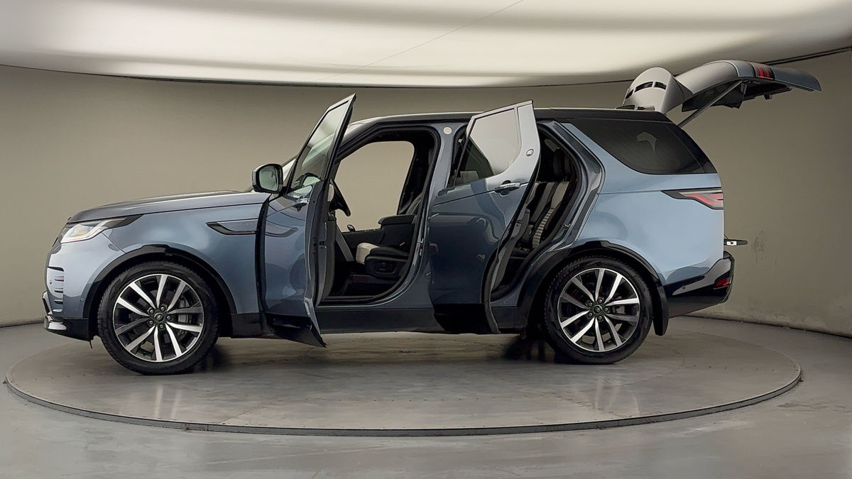 More views of Land Rover Discovery