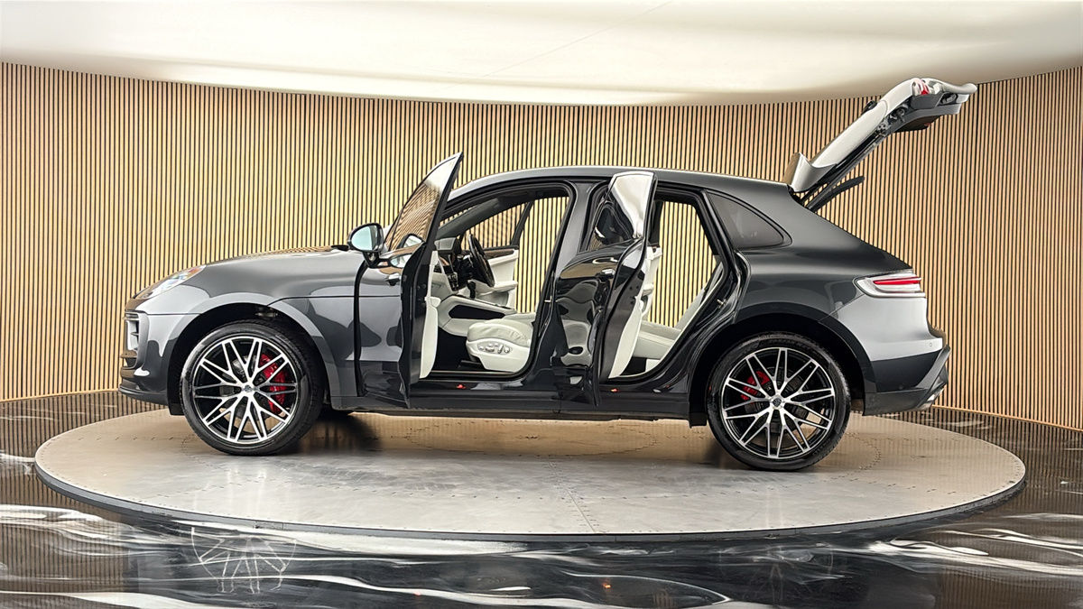 More views of Porsche Macan