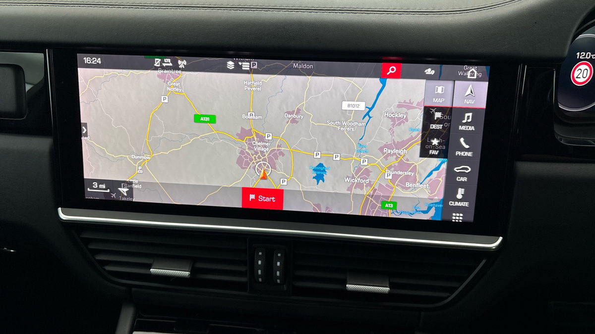 Porsche Cayenne Image 17