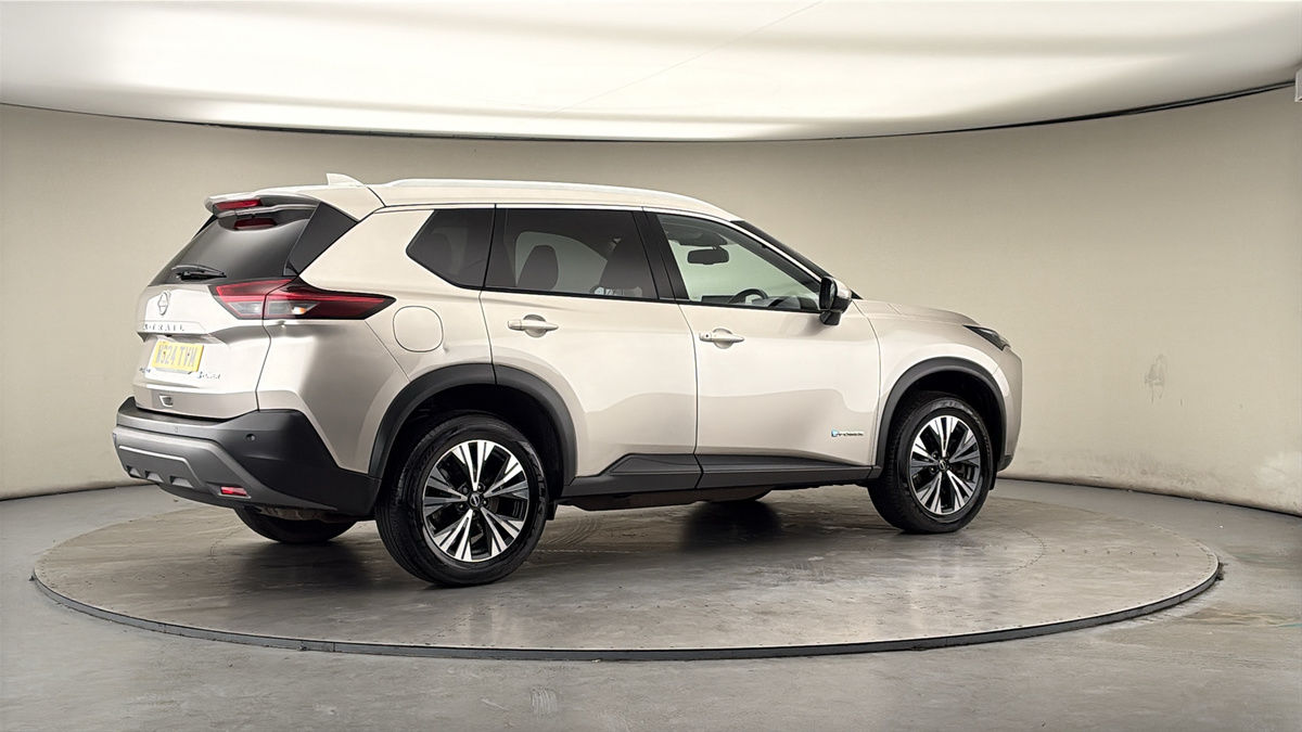 More views of Nissan X-Trail
