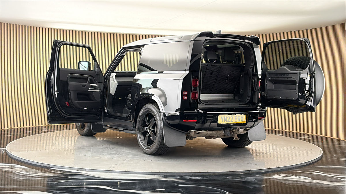 Land Rover Defender 90 Image 23