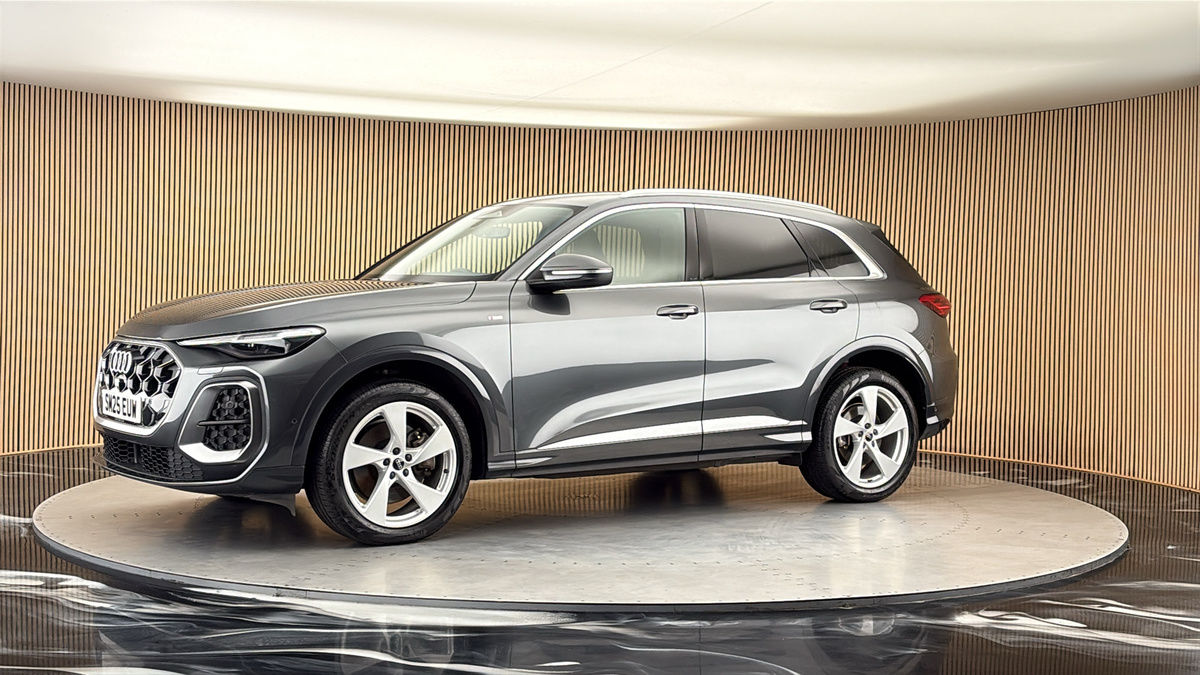 More views of Audi Q5