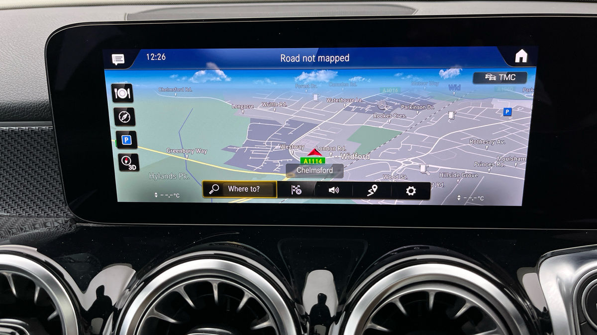 Mercedes-Benz GLB Image 17