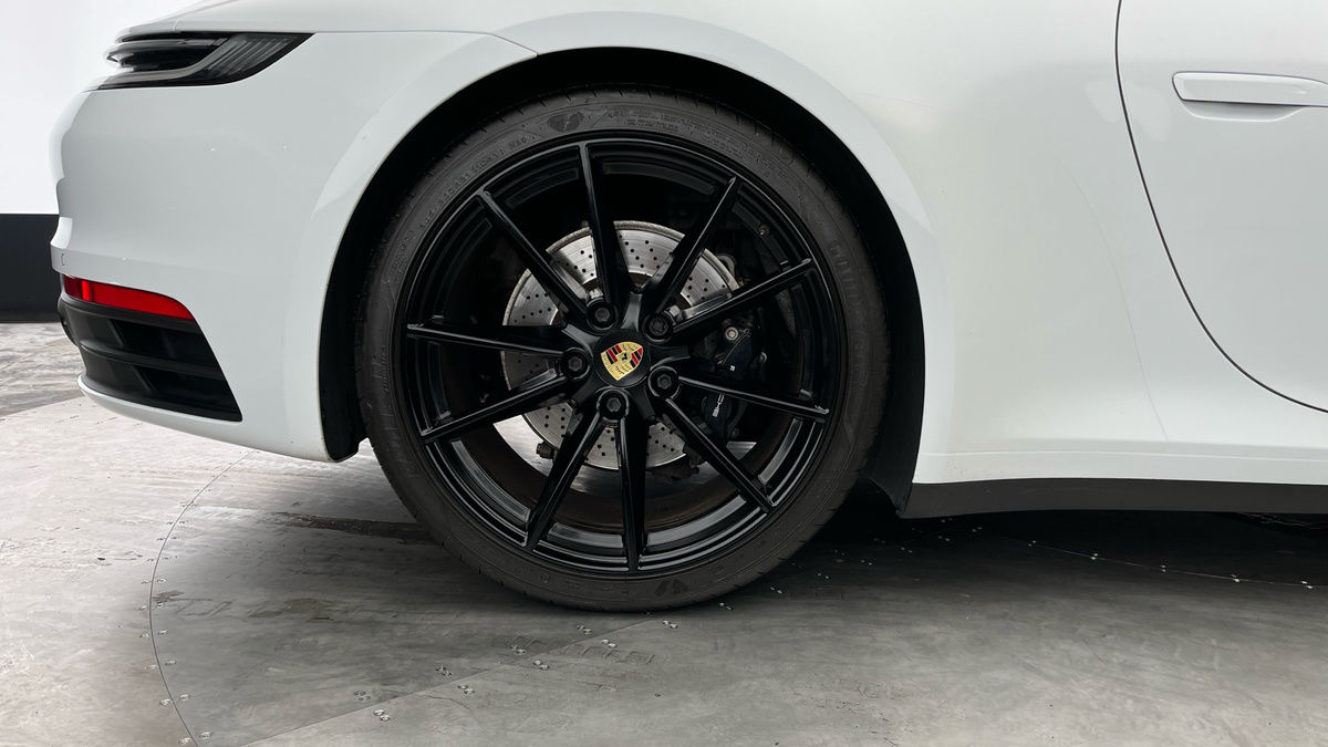 Porsche 911 Image 10
