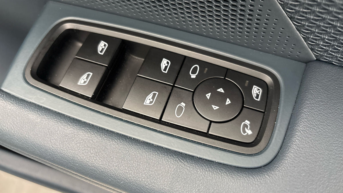 Porsche Taycan Image 28