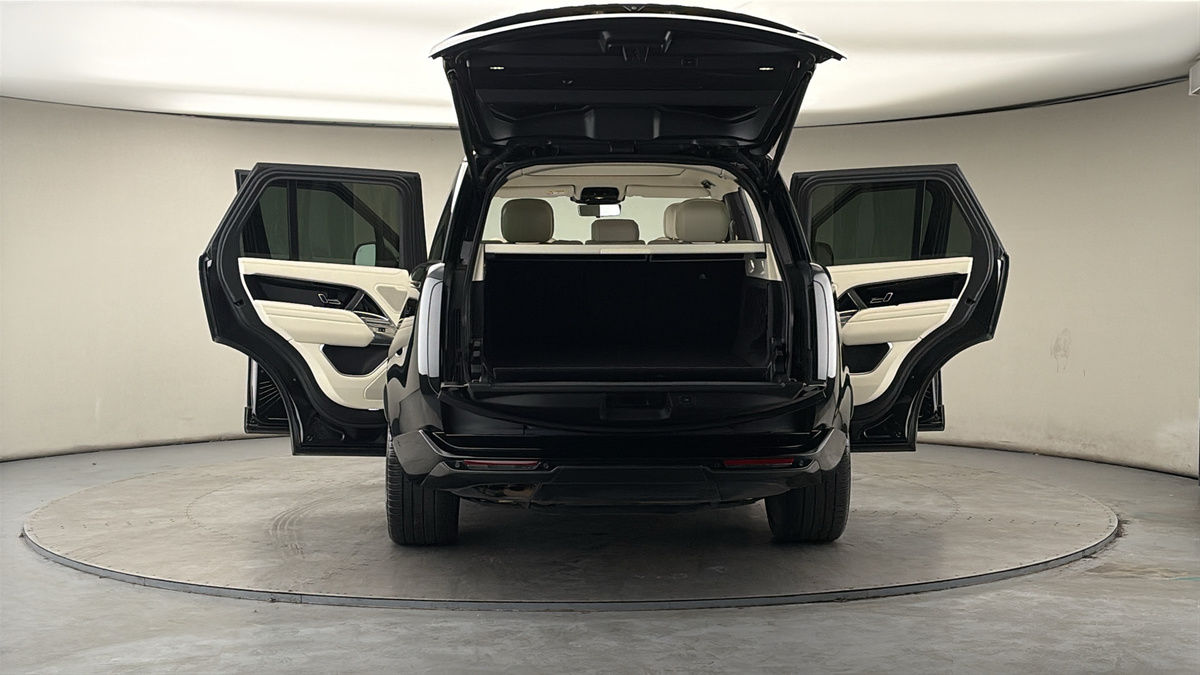 More views of Land Rover Range Rover