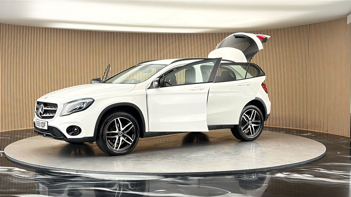 More views of Mercedes-Benz GLA