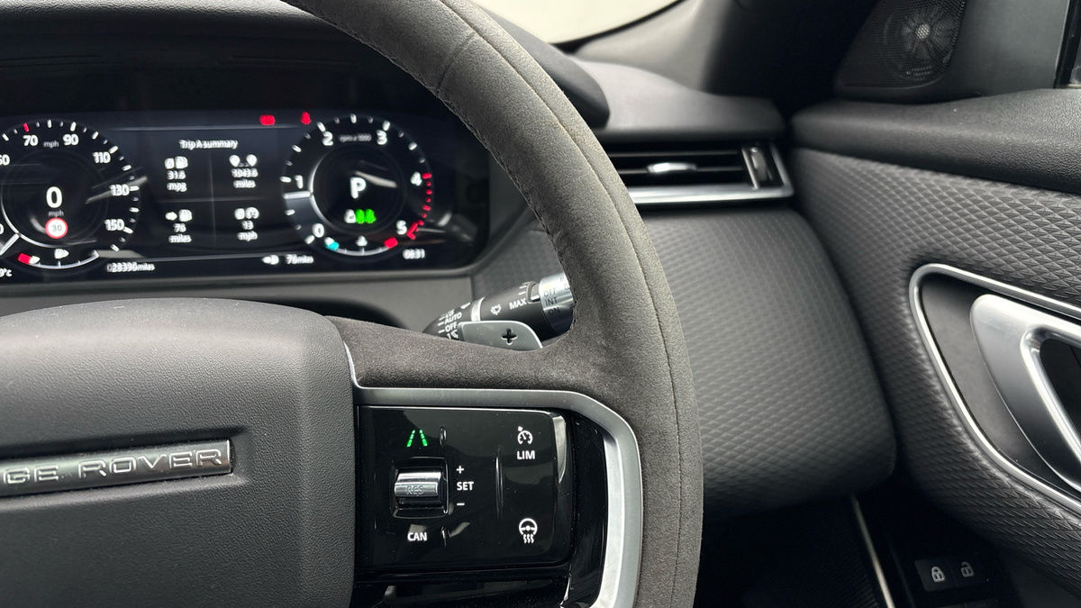 Land Rover Range Rover Velar Image 14