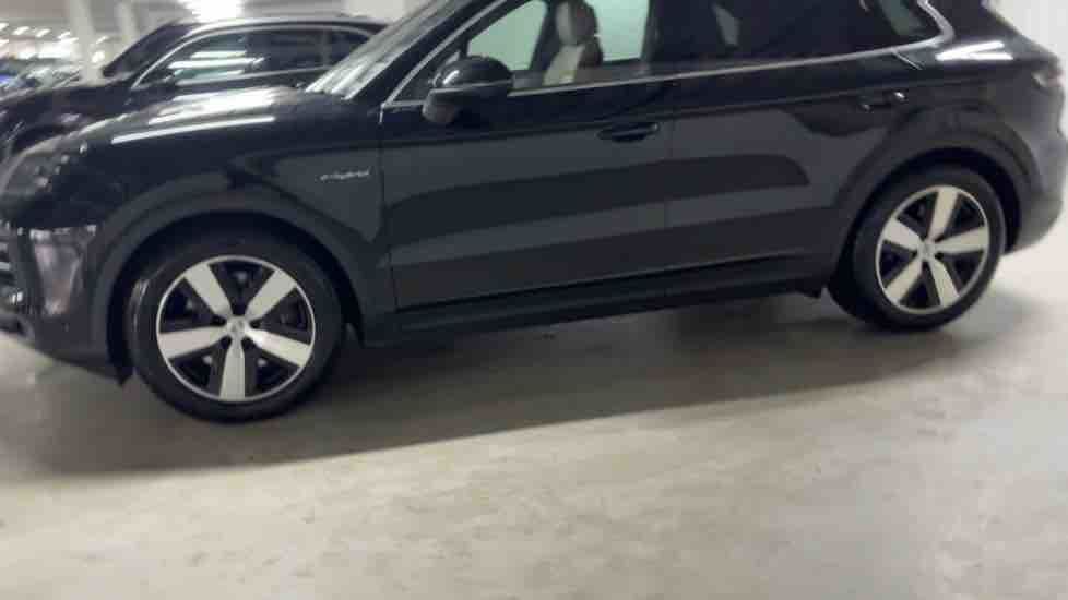 More views of Porsche Cayenne
