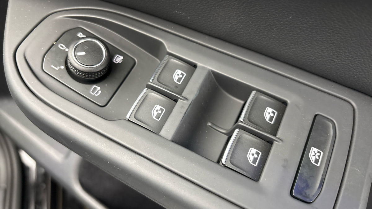 Volkswagen Golf Image 25