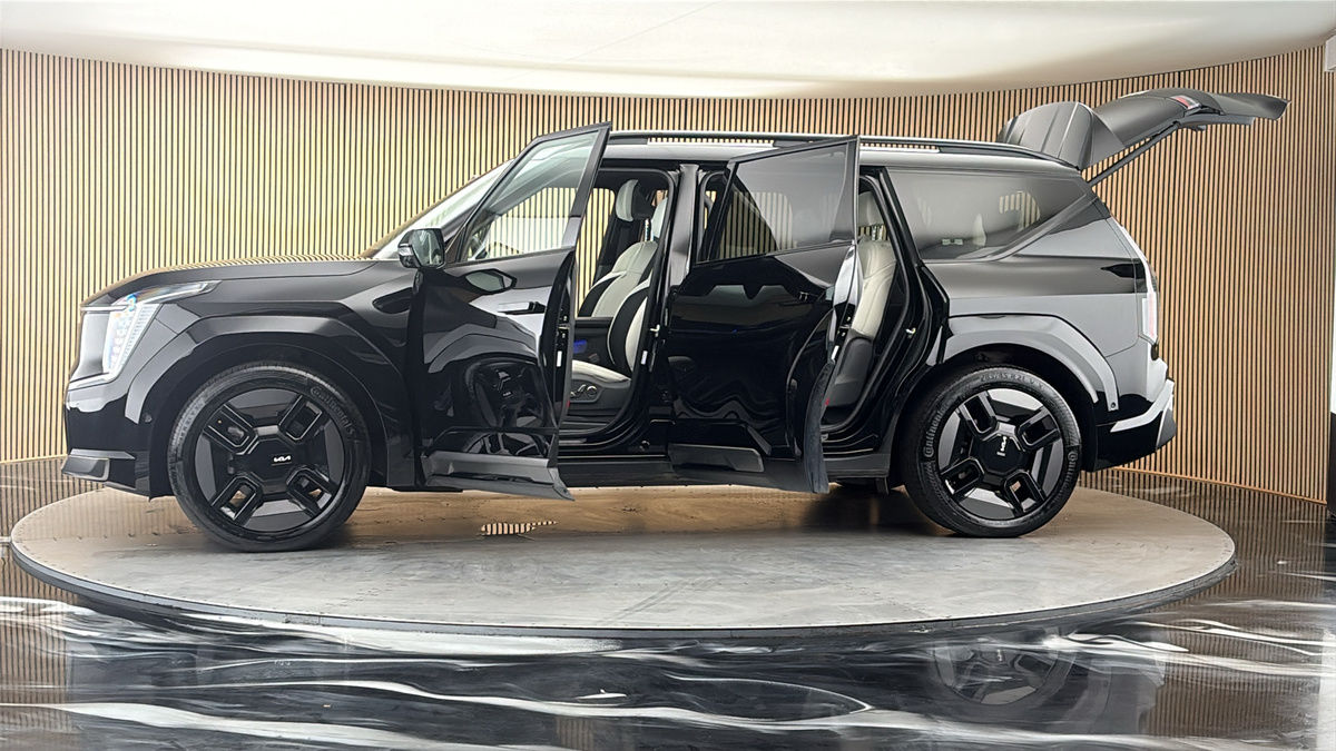 More views of Kia EV9