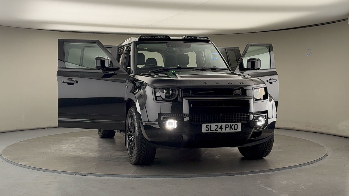 More views of Land Rover Defender 110