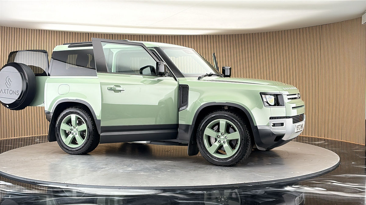 More views of Land Rover Defender 90