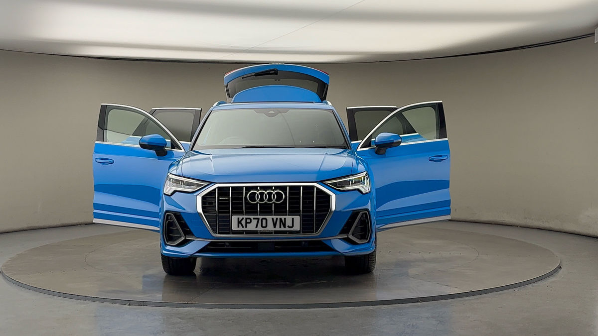 More views of Audi Q3
