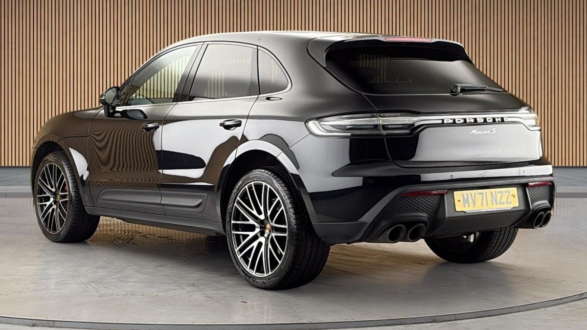 Porsche Macan Image 2