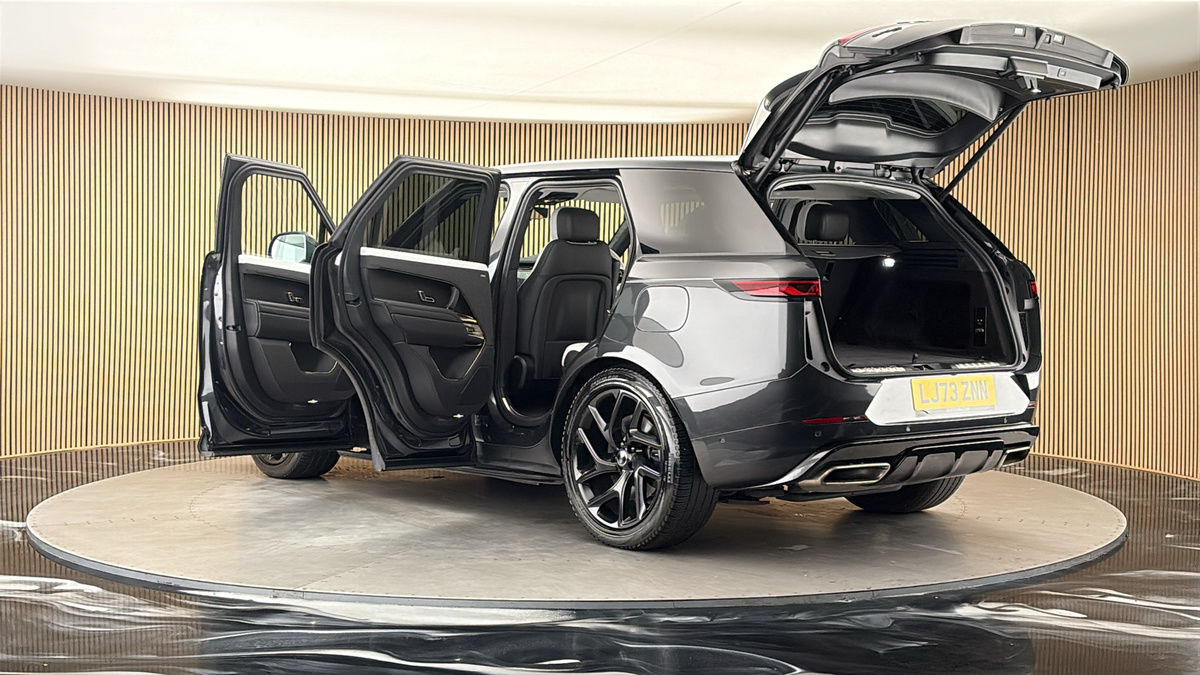 More views of Land Rover Range Rover Sport