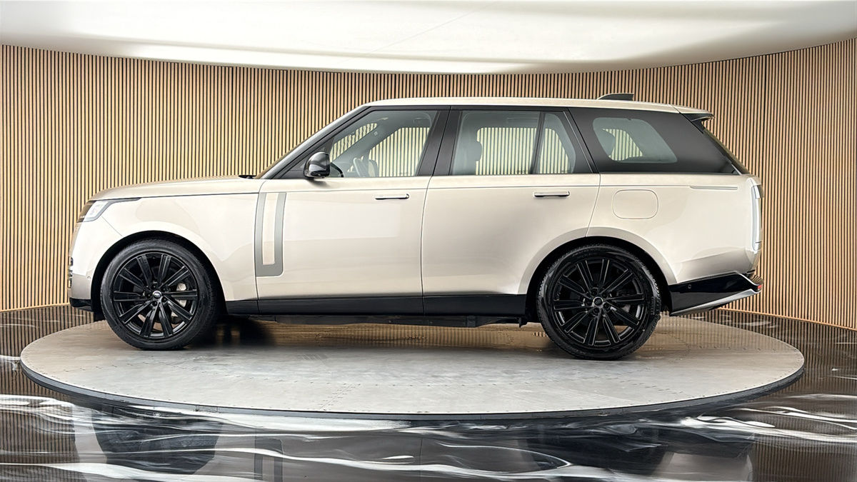More views of Land Rover Range Rover