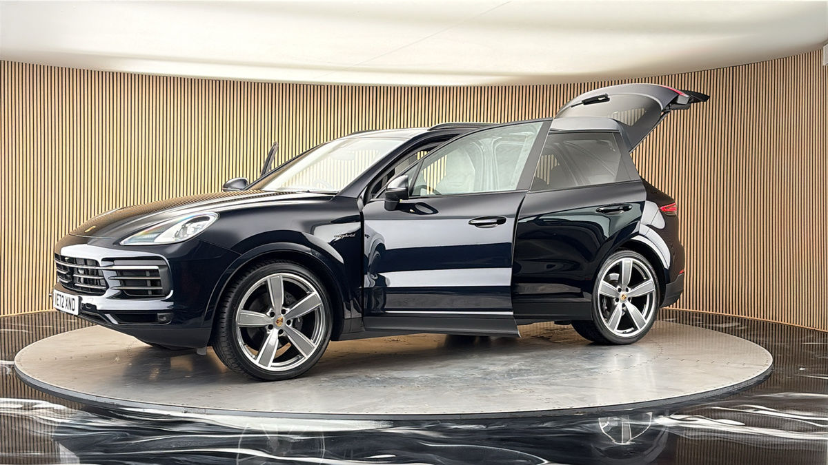 More views of Porsche Cayenne