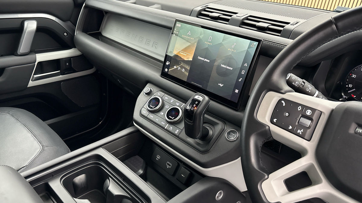 Land Rover Defender 90 Image 18