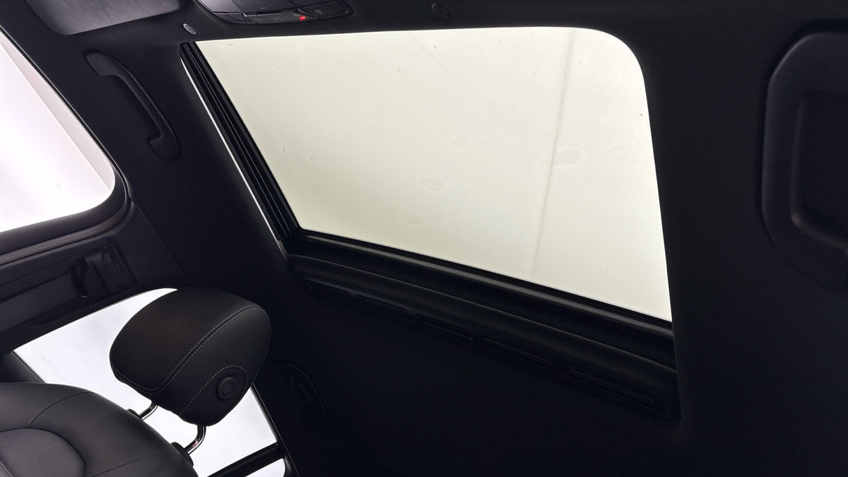 Mercedes-Benz EQC Image 7