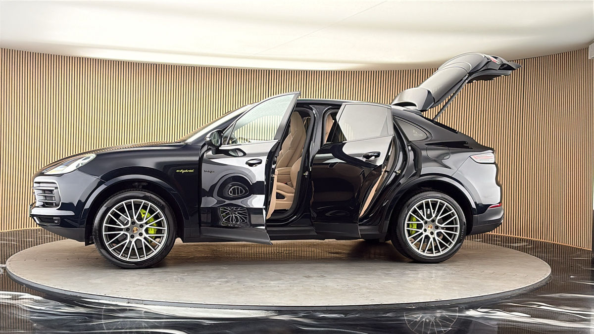 More views of Porsche Cayenne