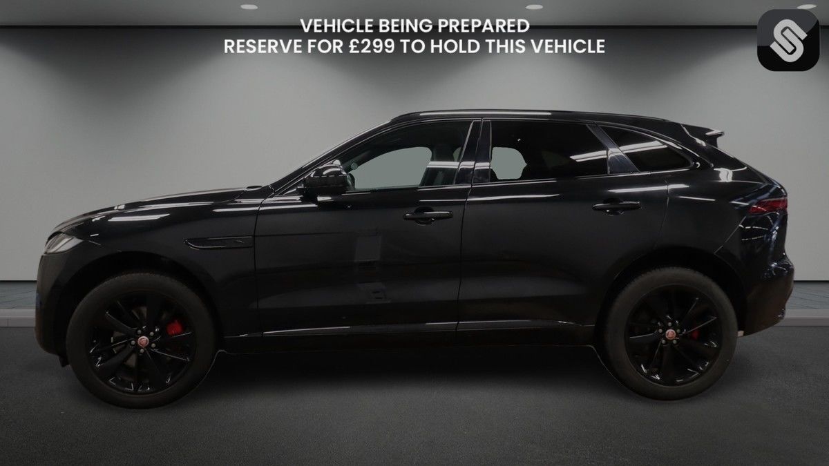 Jaguar F-PACE Image 6