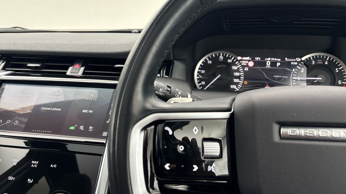 Land Rover Discovery Sport Image 13