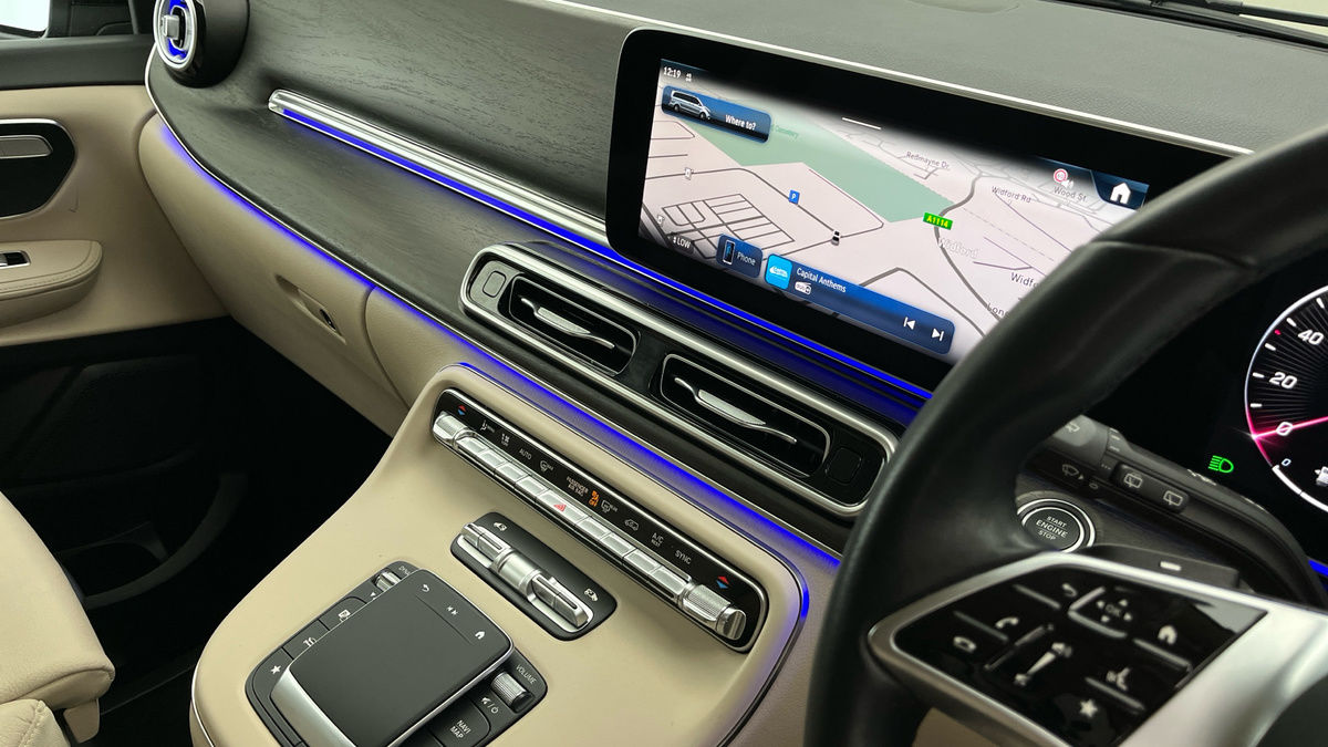 Mercedes-Benz V Class Image 18