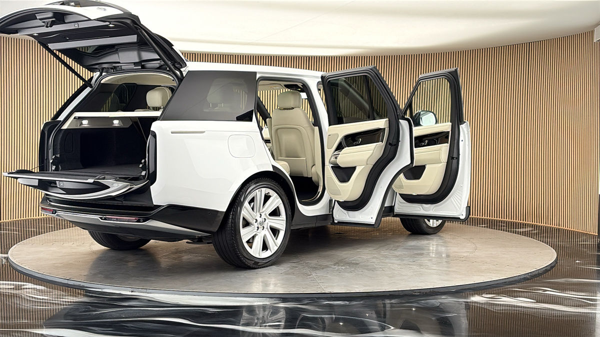More views of Land Rover Range Rover