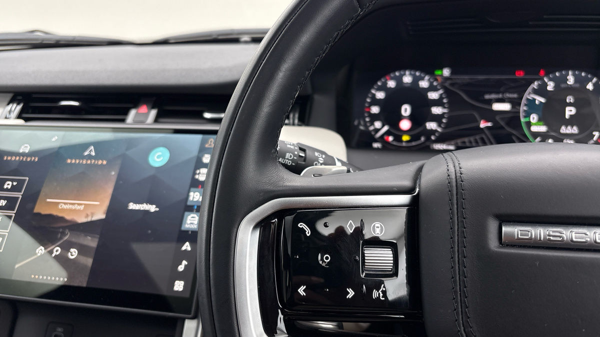 Land Rover Discovery Sport Image 13