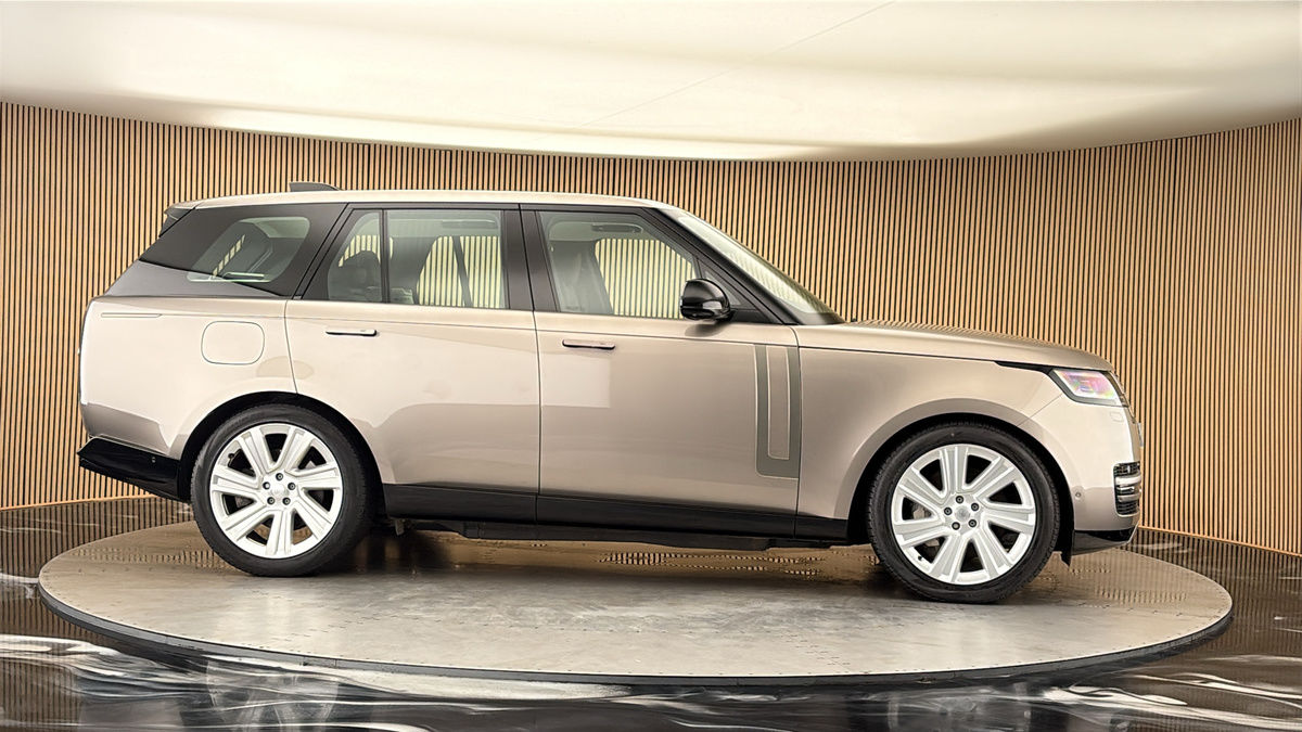 More views of Land Rover Range Rover