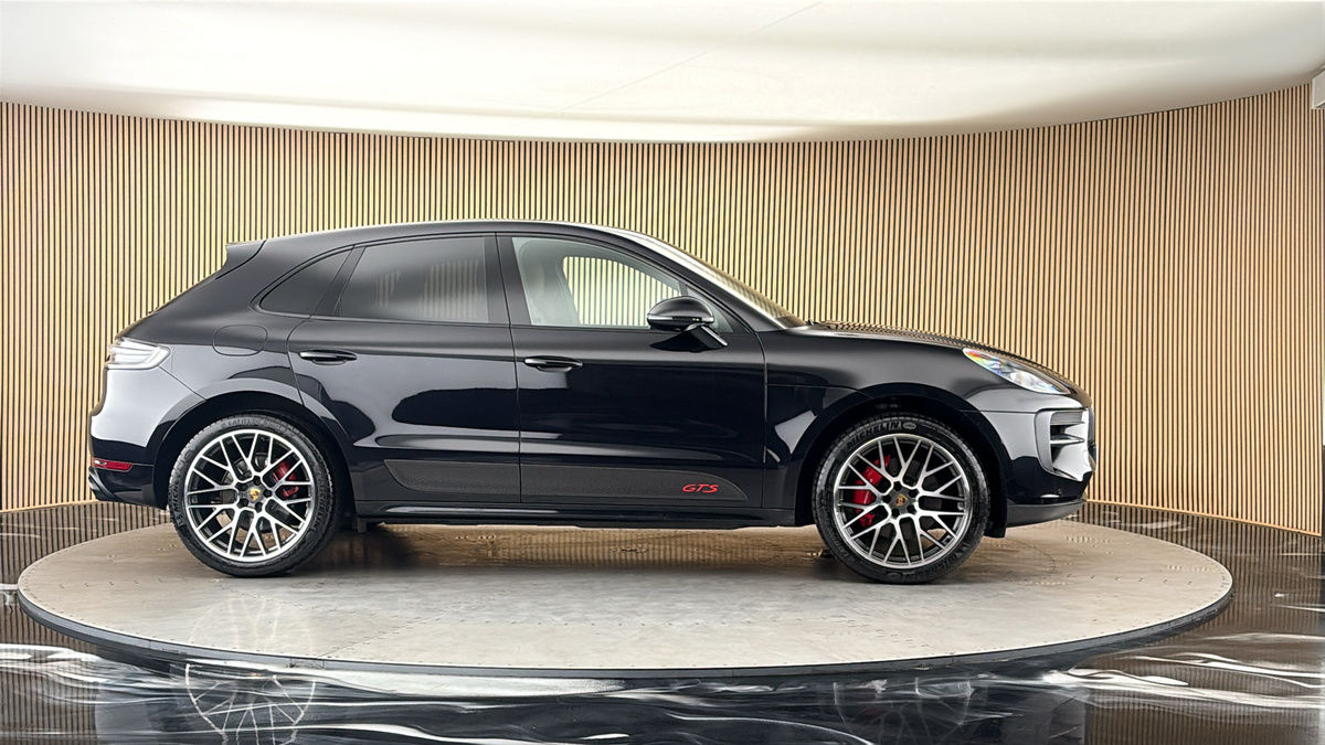 More views of Porsche Macan