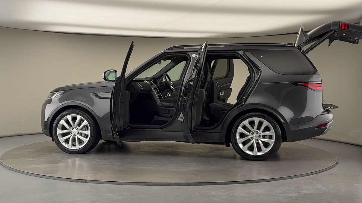 More views of Land Rover Discovery