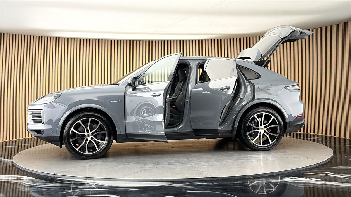 More views of Porsche Cayenne