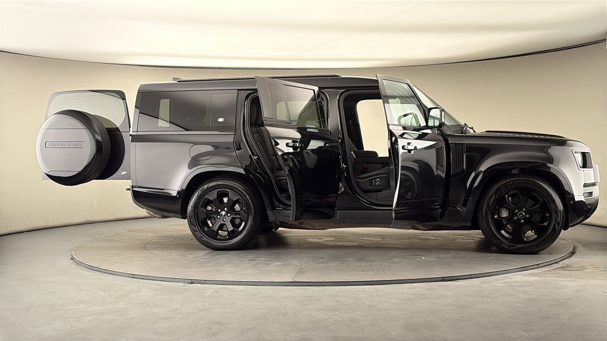 More views of Land Rover Defender 130