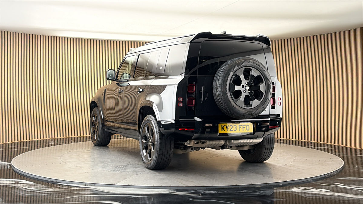 More views of Land Rover Defender 110