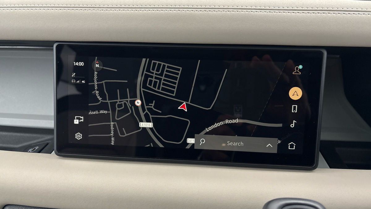 Land Rover Defender 110 Urban Image 17