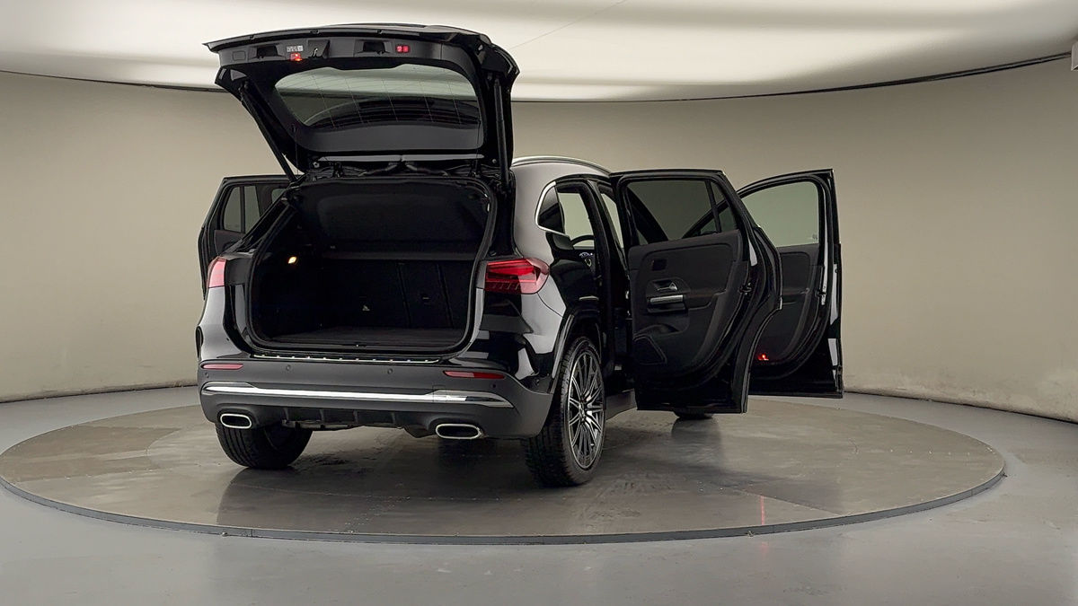 More views of Mercedes-Benz GLA