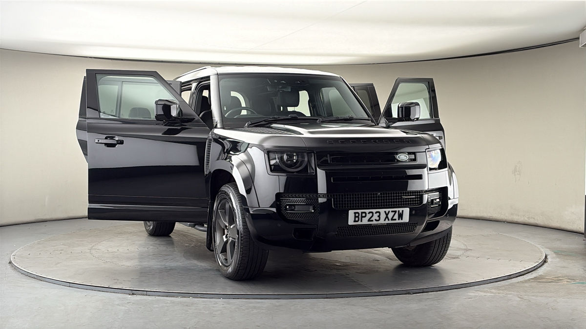 More views of Land Rover Defender 110