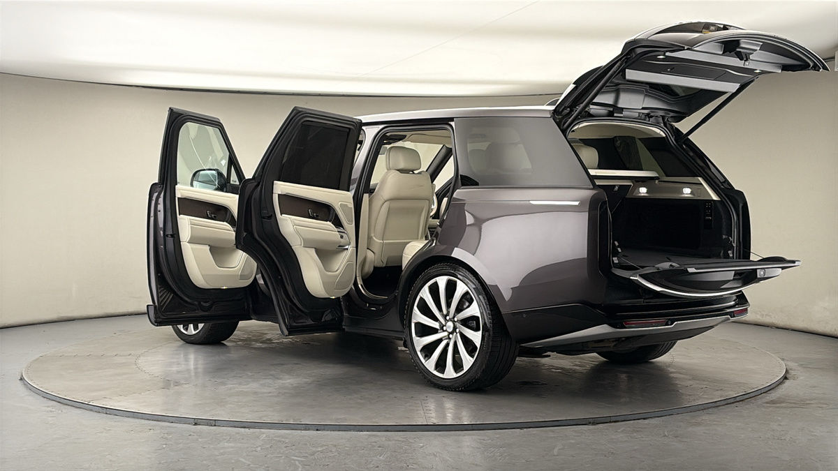 More views of Land Rover Range Rover